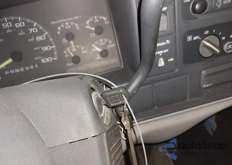 1998 Chevrolet C1500 Fleetside from USA, damaged, VIN 1GCEC19M0WR142703